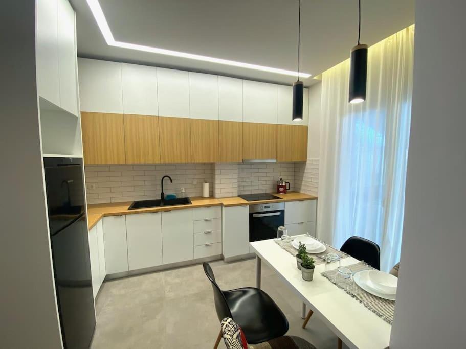 Piraeus Apartment For Rent Bagian luar foto