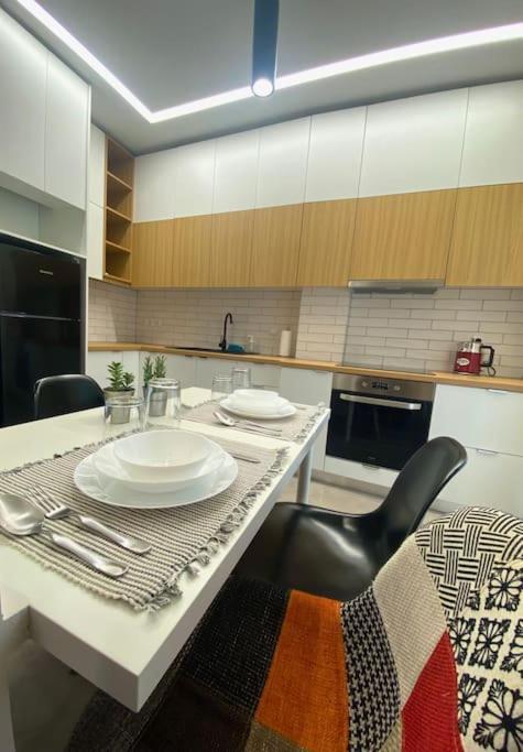 Piraeus Apartment For Rent Bagian luar foto