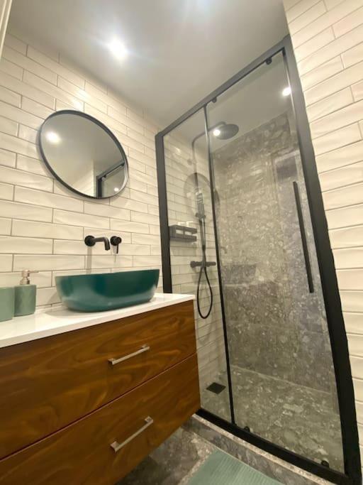 Piraeus Apartment For Rent Bagian luar foto